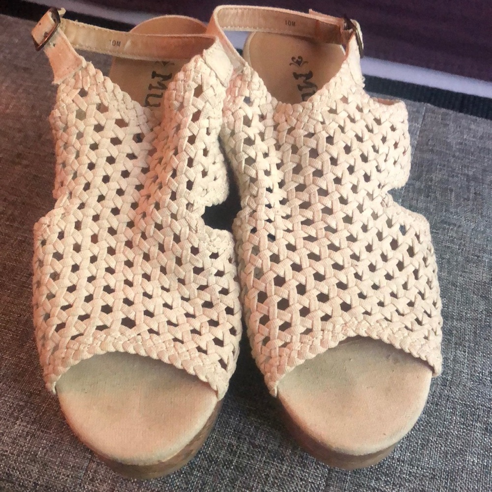 Mudd Cream Woven Wedges